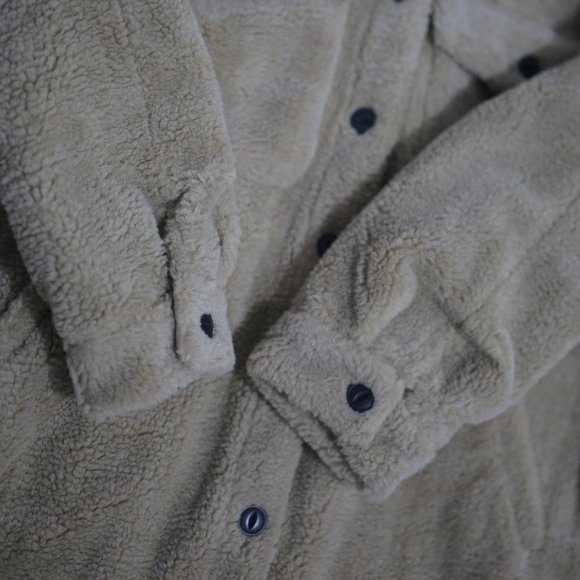 NWT Beige Faux Fur Teddy Puffer Shacket. - Picture 10 of 12